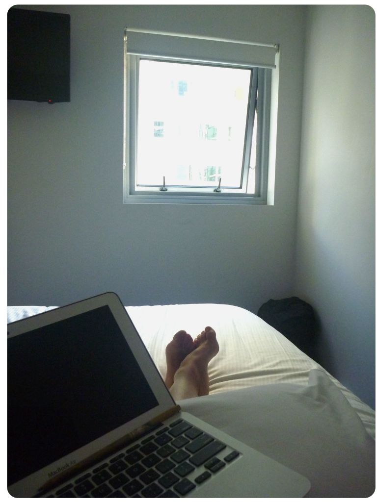 brissy office apartment room